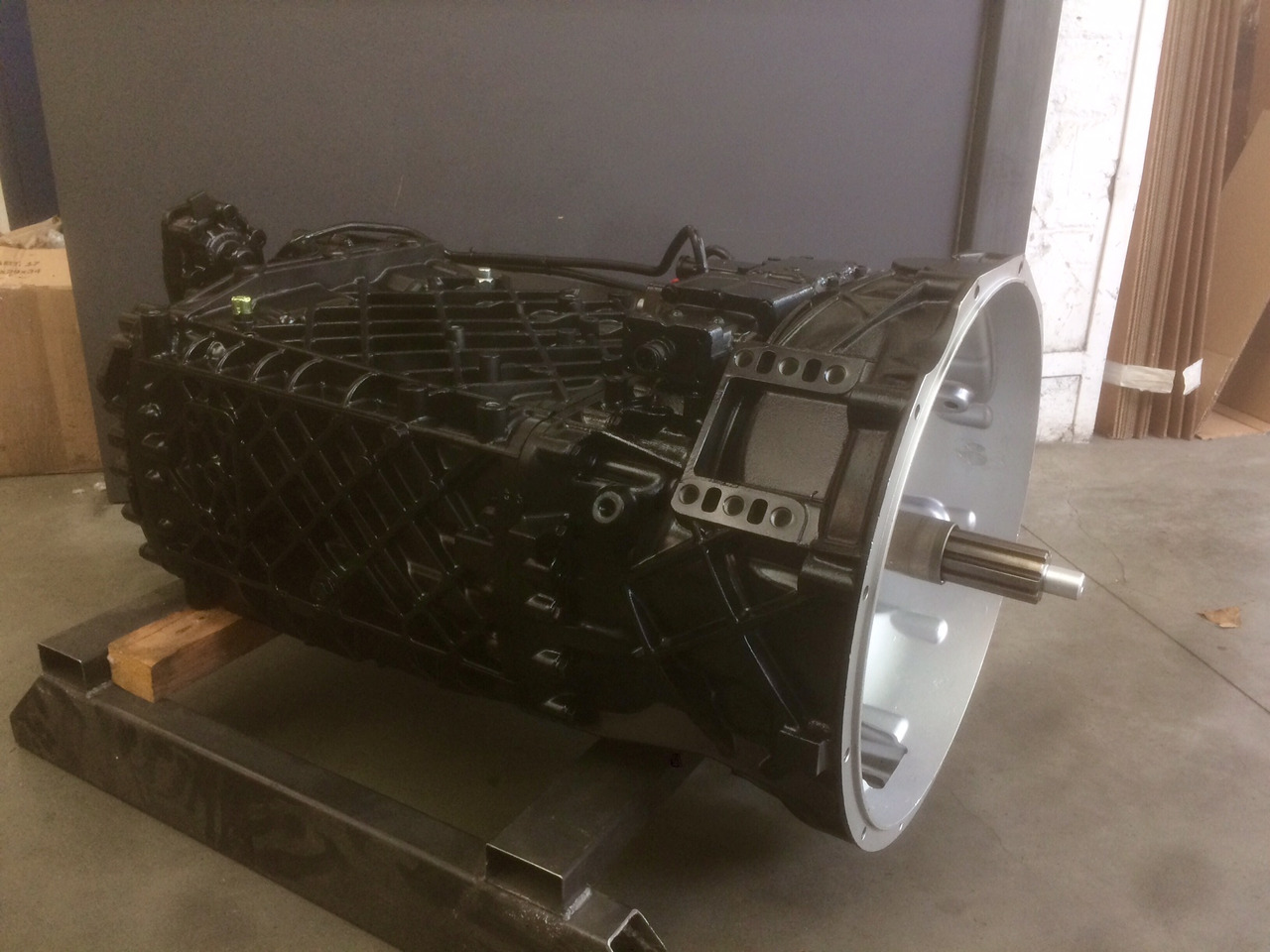 CAMBIO ZF 16S221 - Rif. ZF 1316051508 - Rif. MAN 81320036199 / 81320039199 - Rapporto 13,74 - 0,84 - Caixa de velocidade: foto 1 CAMBIO ZF 16S221 - Rif. ZF 1316051508 - Rif. MAN 81320036199 / 81320039199 - Rapporto 13,74 - 0,84 - Caixa de velocidade: foto 1