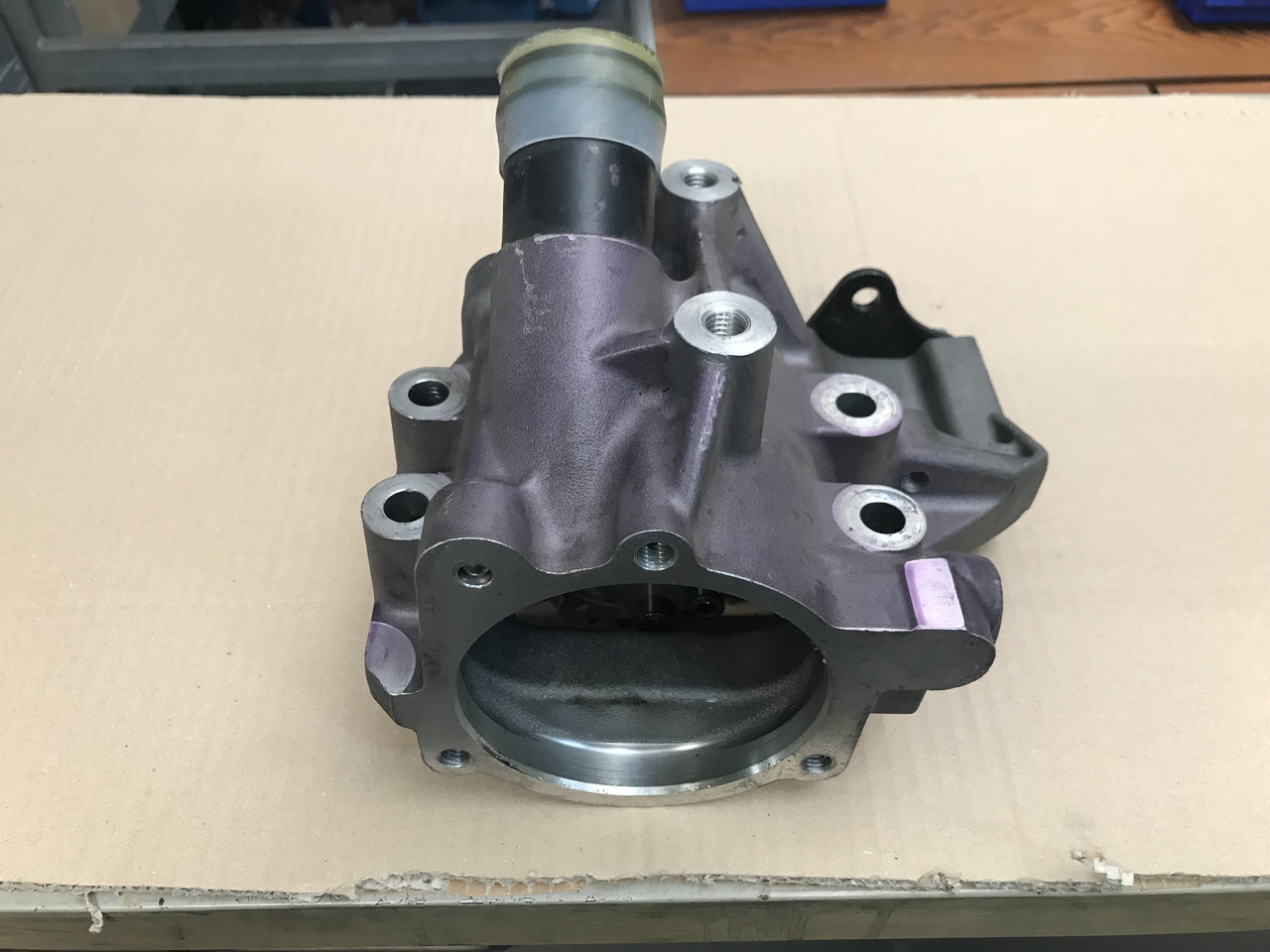 CARCASSA RIDUTTORE ASSEMBLAGGIO POMPA CARBURANTE ALTA PRESSIONE MAN 51385075020 - Bomba de combustivel por Camião: foto 3 CARCASSA RIDUTTORE ASSEMBLAGGIO POMPA CARBURANTE ALTA PRESSIONE MAN 51385075020 - Bomba de combustivel por Camião: foto 3