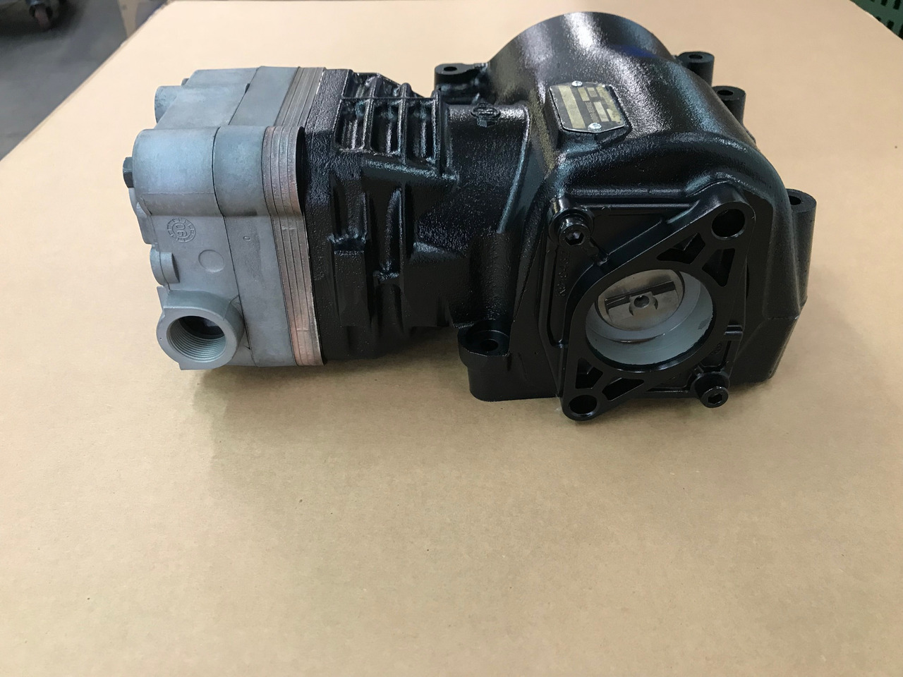 COMPRESSORE ARIA MONOCILINDRICO MAN 51541007095 - Compressor de ar: foto 5 COMPRESSORE ARIA MONOCILINDRICO MAN 51541007095 - Compressor de ar: foto 5