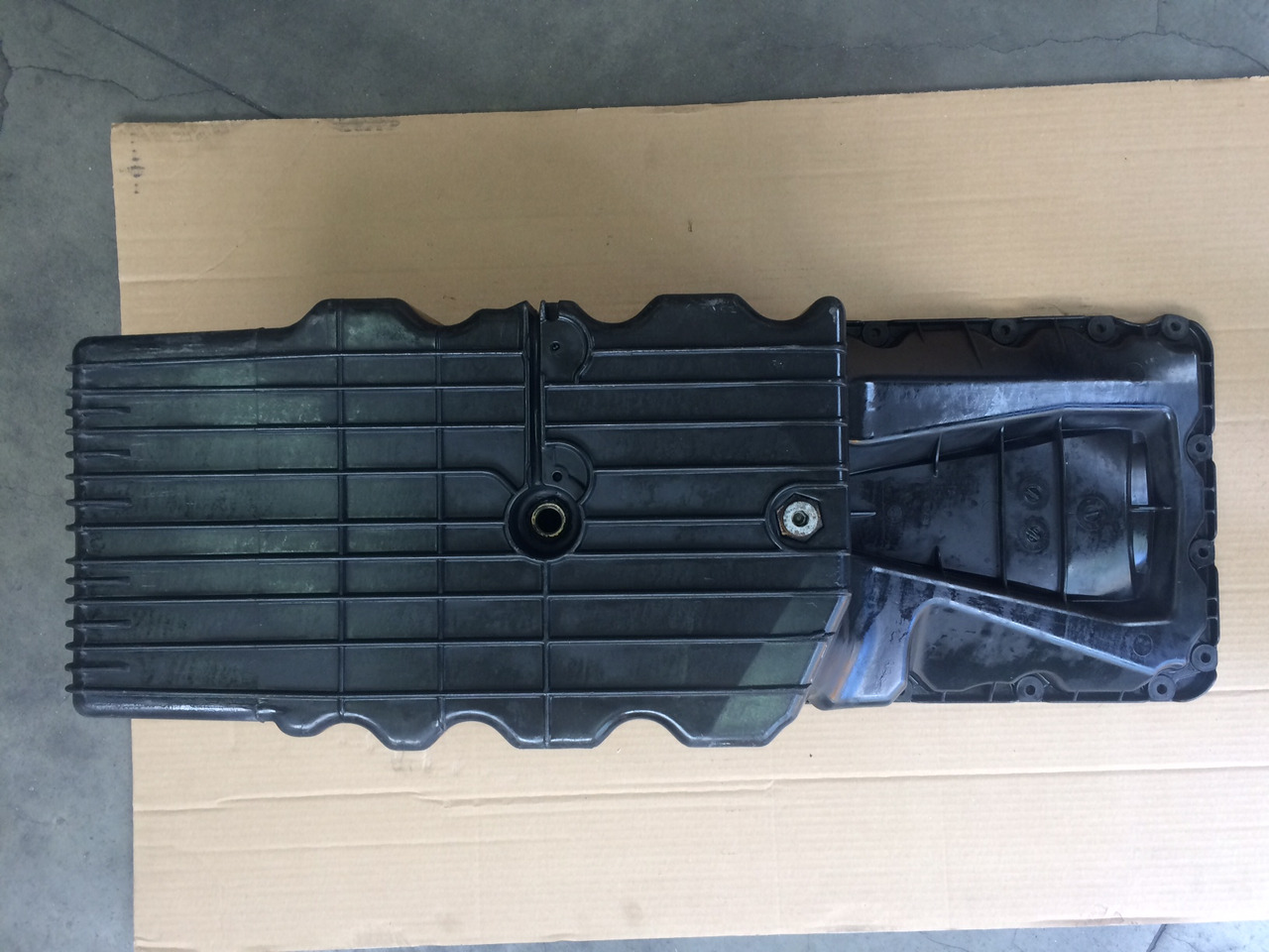 COPPA OLIO MERCEDES 9060101313 - MOTORE OM906 TRUCK - Cárter de óleo: foto 2 COPPA OLIO MERCEDES 9060101313 - MOTORE OM906 TRUCK - Cárter de óleo: foto 2