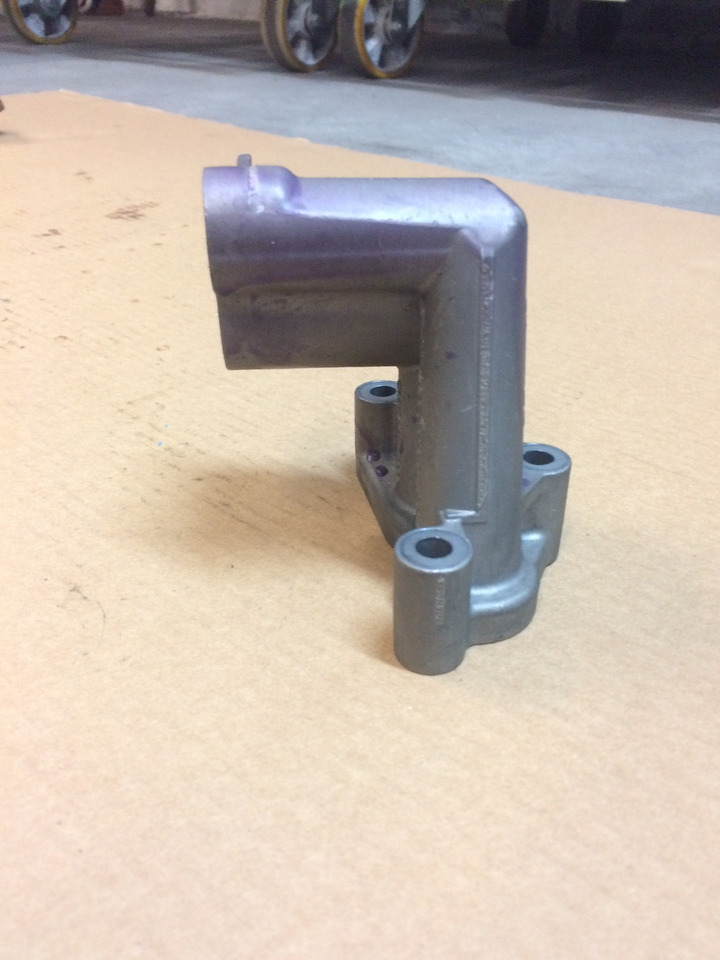 FLANGIA DI COLLEGAMENTO MODULO OLIO MAN 51054406000 - Motor e peças por Camião: foto 1 FLANGIA DI COLLEGAMENTO MODULO OLIO MAN 51054406000 - Motor e peças por Camião: foto 1