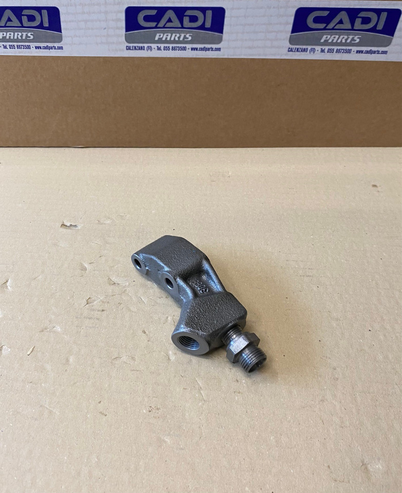 FLANGIA ENTRATA OLIO TURBO MAN 51057150104 - Motor e peças por Camião: foto 2 FLANGIA ENTRATA OLIO TURBO MAN 51057150104 - Motor e peças por Camião: foto 2