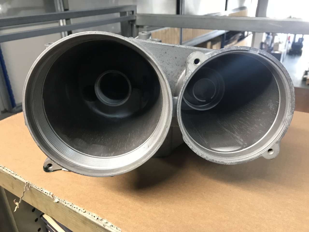 MODULO RAFFREDDAMENTO OLIO MOTORI MAN D2066 / D2676 - Motor e peças por Camião: foto 4 MODULO RAFFREDDAMENTO OLIO MOTORI MAN D2066 / D2676 - Motor e peças por Camião: foto 4