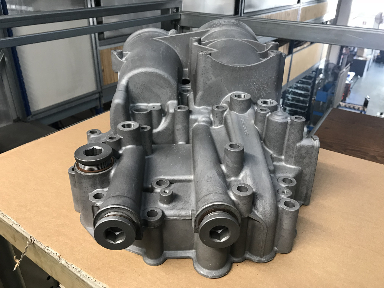 MODULO RAFFREDDAMENTO OLIO MOTORI MAN D2066 / D2676 - Motor e peças por Camião: foto 5 MODULO RAFFREDDAMENTO OLIO MOTORI MAN D2066 / D2676 - Motor e peças por Camião: foto 5