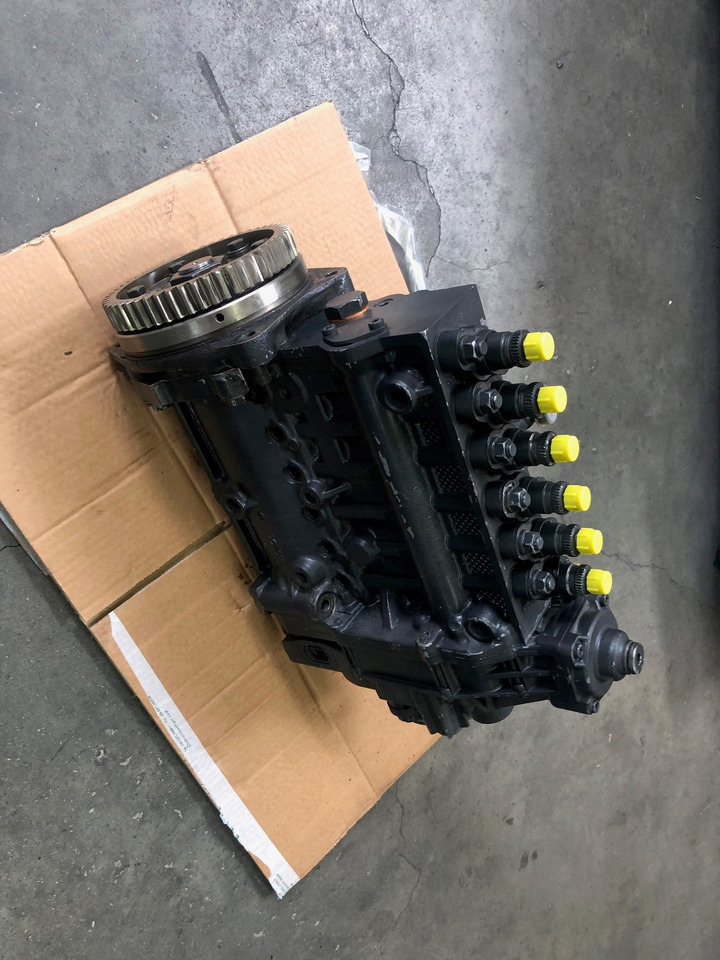 POMPA INIEZIONE RIF. BOSCH 0402796210 / RIF. MAN 51111037618 - Bomba de combustivel: foto 3 POMPA INIEZIONE RIF. BOSCH 0402796210 / RIF. MAN 51111037618 - Bomba de combustivel: foto 3