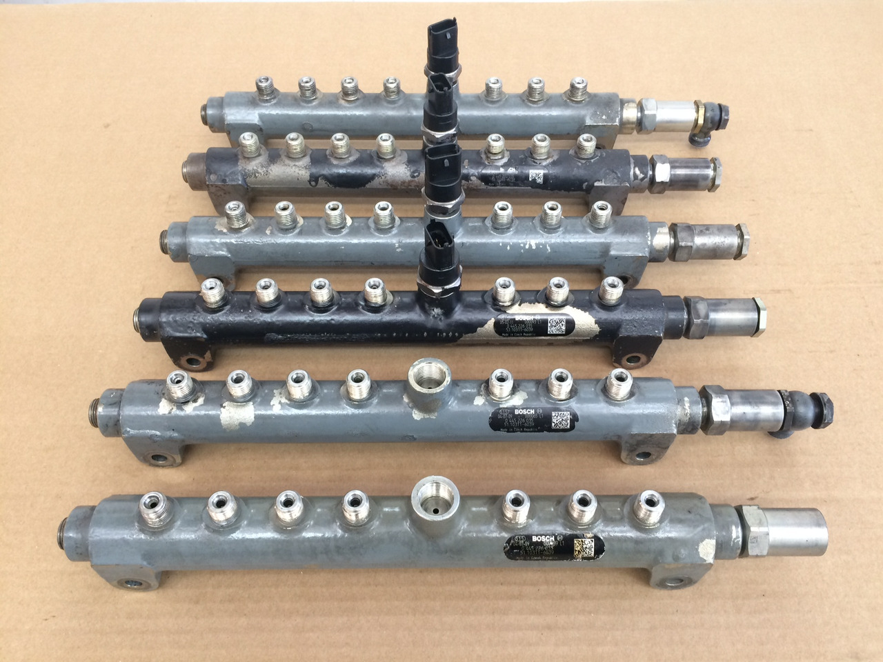 TUBO PRESSIONE COMMON RAIL MAN 51103116039 - Sistema de combustível: foto 1 TUBO PRESSIONE COMMON RAIL MAN 51103116039 - Sistema de combustível: foto 1