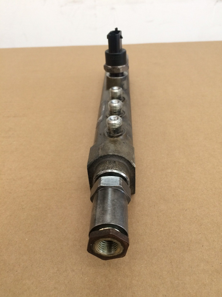TUBO PRESSIONE COMMON RAIL MAN 51103116062 - Sistema de combustível: foto 5 TUBO PRESSIONE COMMON RAIL MAN 51103116062 - Sistema de combustível: foto 5