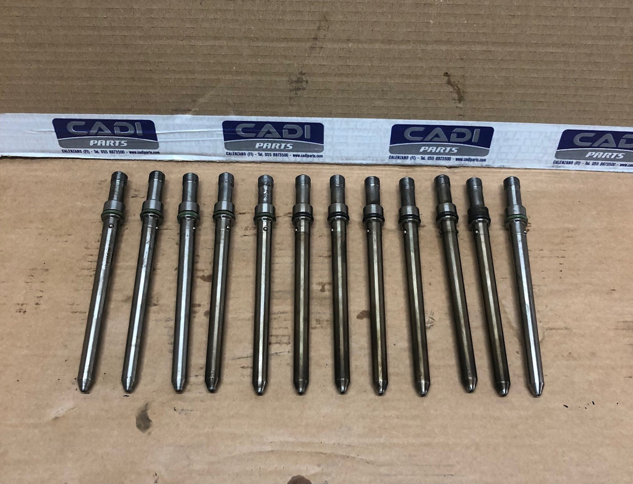 TUBO RACCORDO PRESSIONE INIETTORE BOSCH F 00R J02 047 - Injector por Camião: foto 1 TUBO RACCORDO PRESSIONE INIETTORE BOSCH F 00R J02 047 - Injector por Camião: foto 1