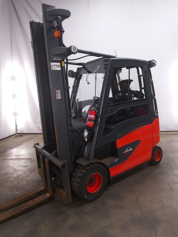 Linde E30HL-01/600 - Empilhadeira elétrica: foto 1 Linde E30HL-01/600 - Empilhadeira elétrica: foto 1