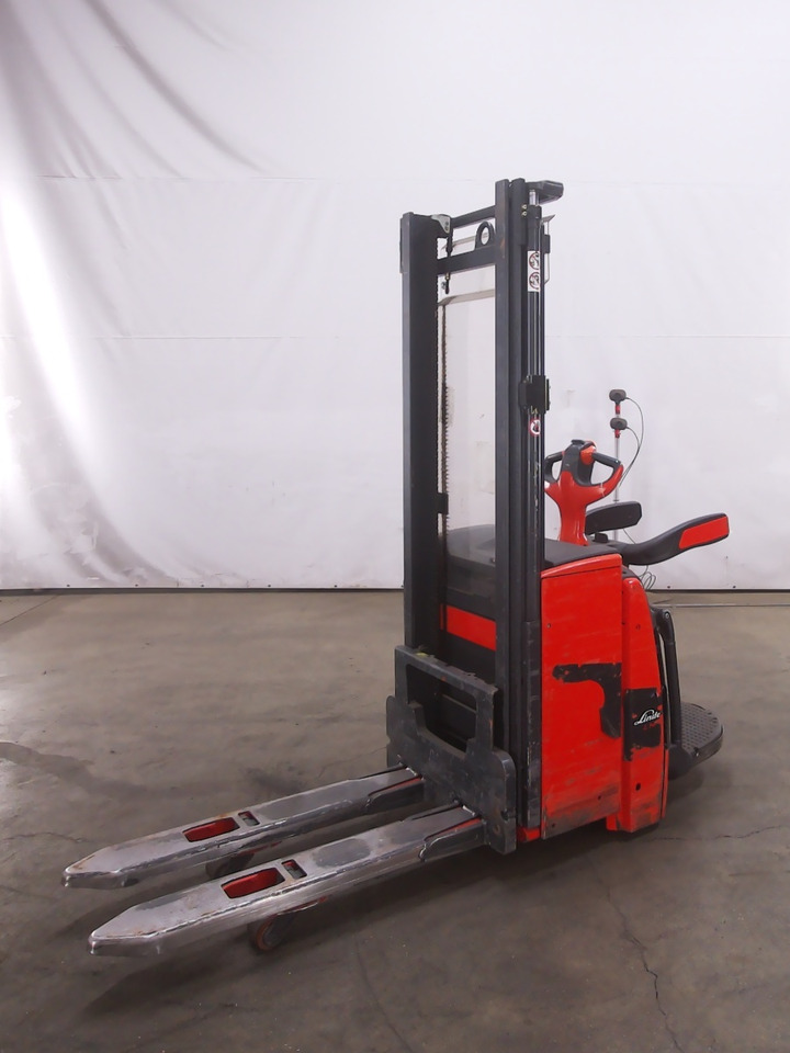 Linde L14AP - Stacker: foto 1 Linde L14AP - Stacker: foto 1