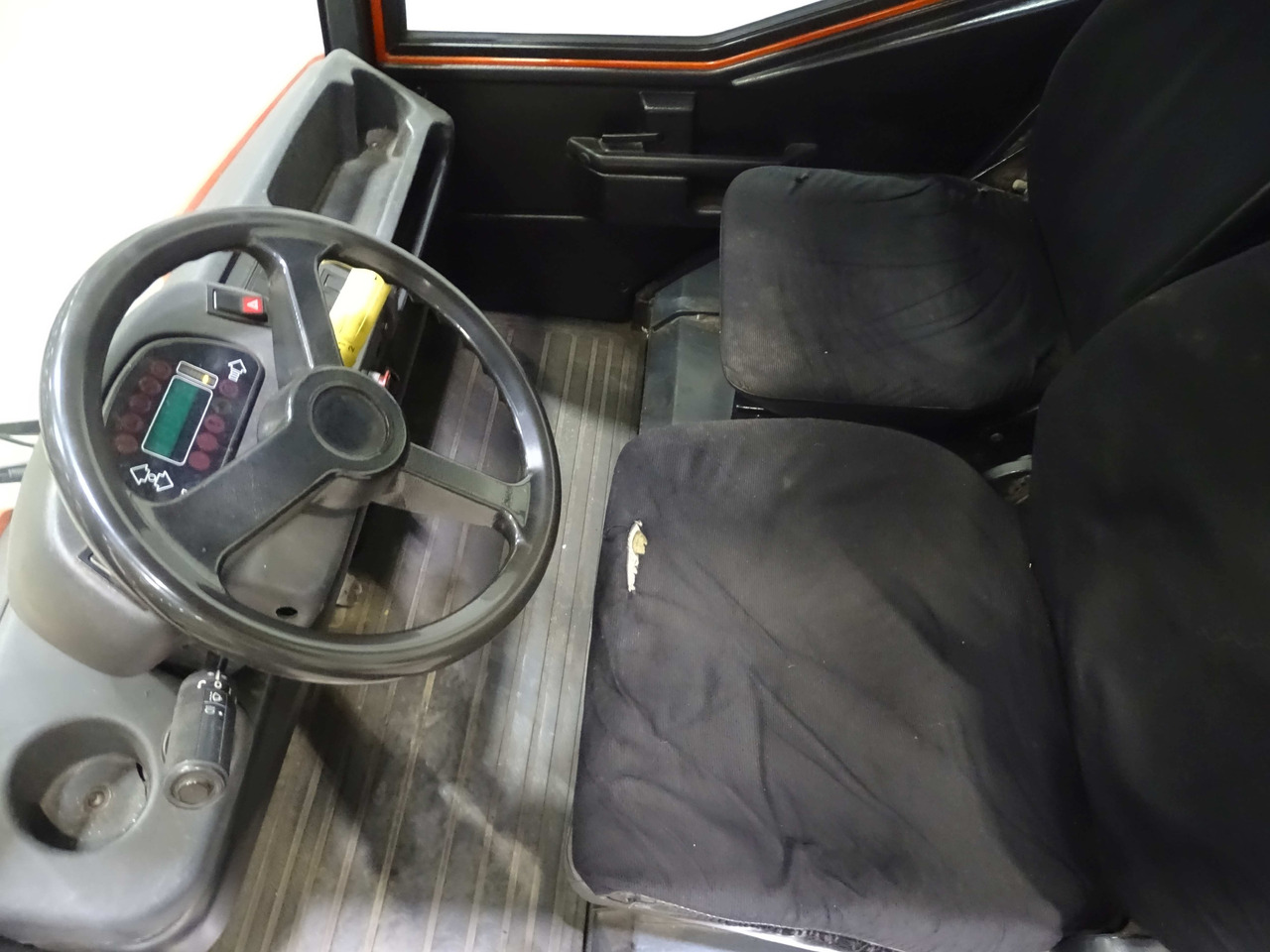 Linde P250 - Trator elétrics: foto 3 Linde P250 - Trator elétrics: foto 3