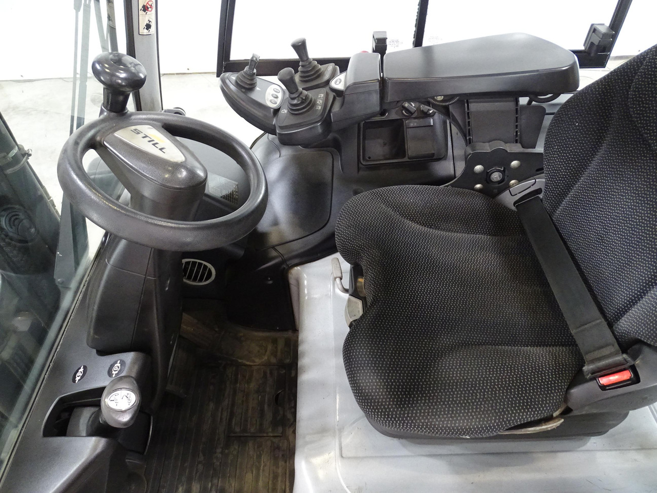 Still RX60-30 - Empilhadeira elétrica: foto 3 Still RX60-30 - Empilhadeira elétrica: foto 3