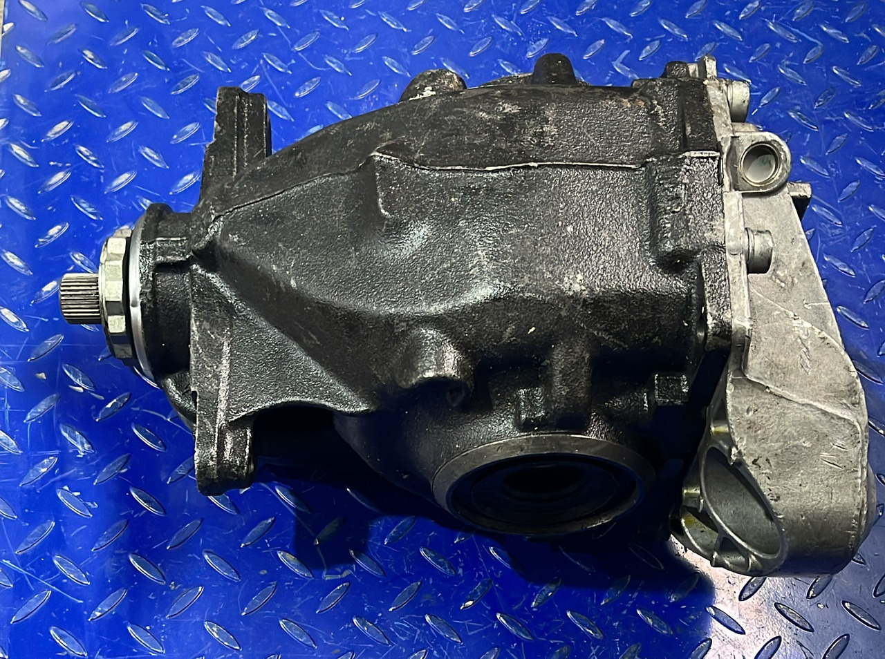 BMW Rear Differential 7541580 - Transmissão: foto 1 BMW Rear Differential 7541580 - Transmissão: foto 1