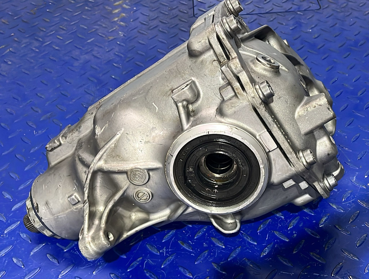 BMW Rear Differential xDrive 8643137-01 - Transmissão: foto 4 BMW Rear Differential xDrive 8643137-01 - Transmissão: foto 4