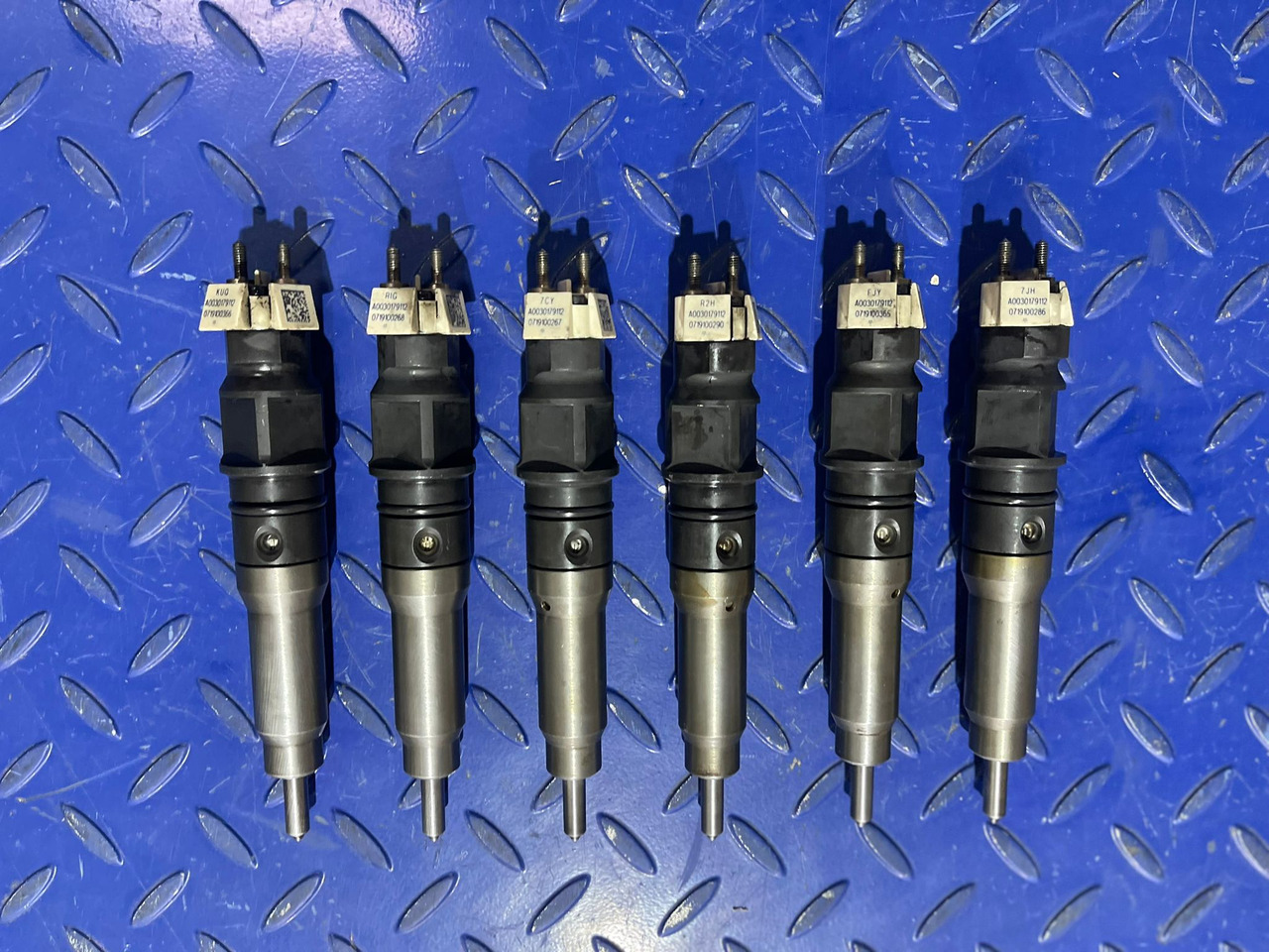 BOSCH A0030179112 - Injector: foto 1 BOSCH A0030179112 - Injector: foto 1