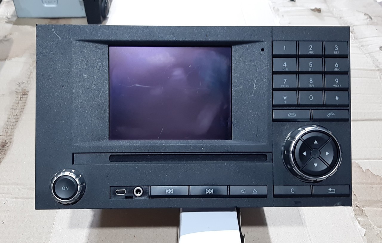 BOSCH / REXROTH Mercedes Actros MP4 CD Player A0004467662 - Cabine e interior por Camião: foto 1 BOSCH / REXROTH Mercedes Actros MP4 CD Player A0004467662 - Cabine e interior por Camião: foto 1