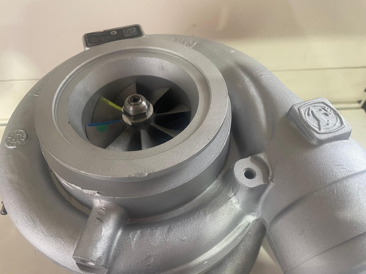BorgWarner RE547978 - Turbocompressor por Trator: foto 4 BorgWarner RE547978 - Turbocompressor por Trator: foto 4