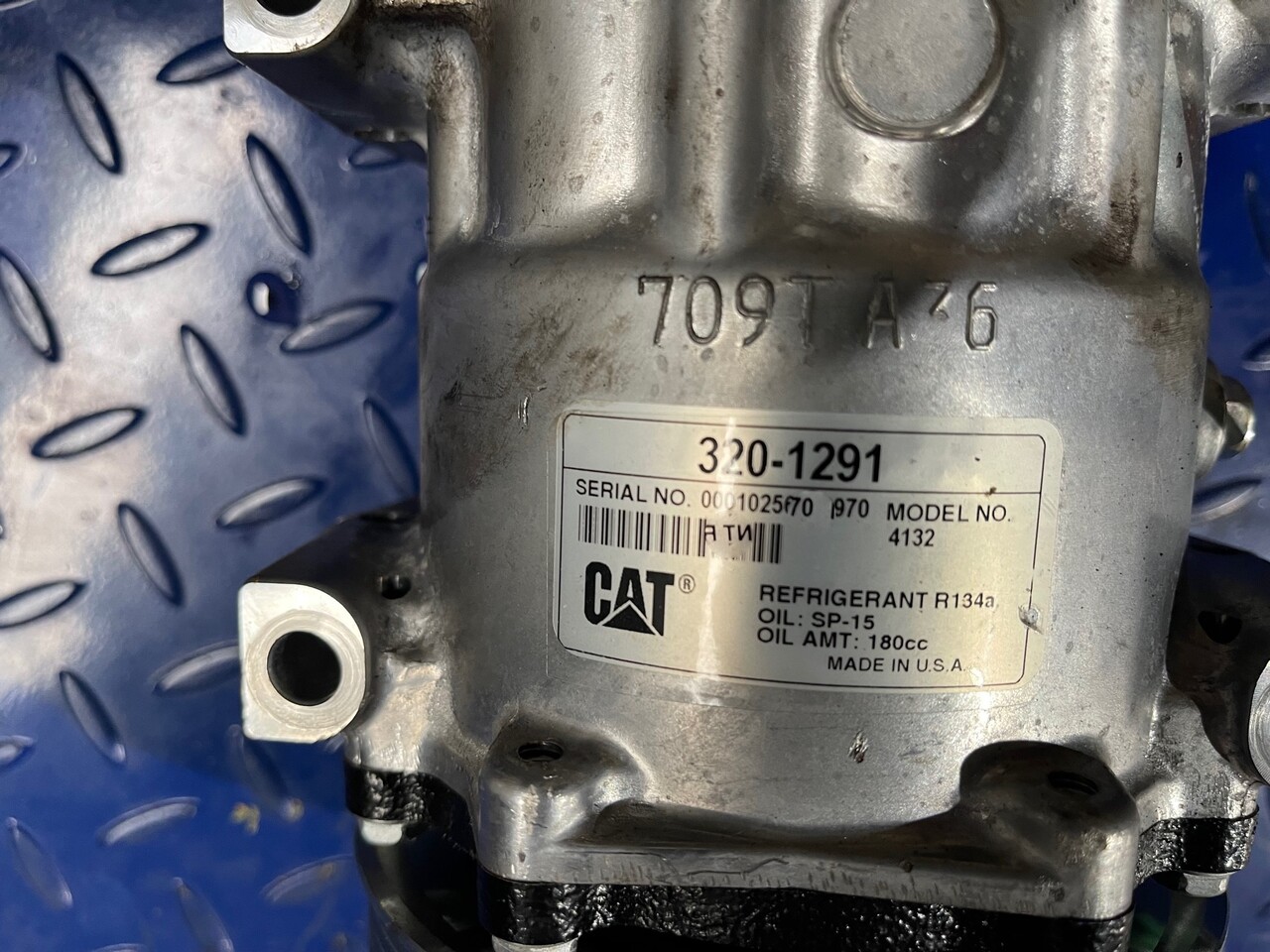CAT 320-1291 Clima compressor - Compressor de ar condicionado por Máquina de construção: foto 3 CAT 320-1291 Clima compressor - Compressor de ar condicionado por Máquina de construção: foto 3
