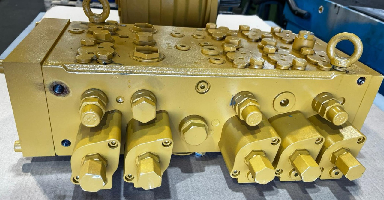 CATERPILLAR 194-7848 Valve GP-Main Control – Genuine Caterpillar Hydraulic Control Valve - Válvula por Escavadeira de rodas: foto 1 CATERPILLAR 194-7848 Valve GP-Main Control – Genuine Caterpillar Hydraulic Control Valve - Válvula por Escavadeira de rodas: foto 1