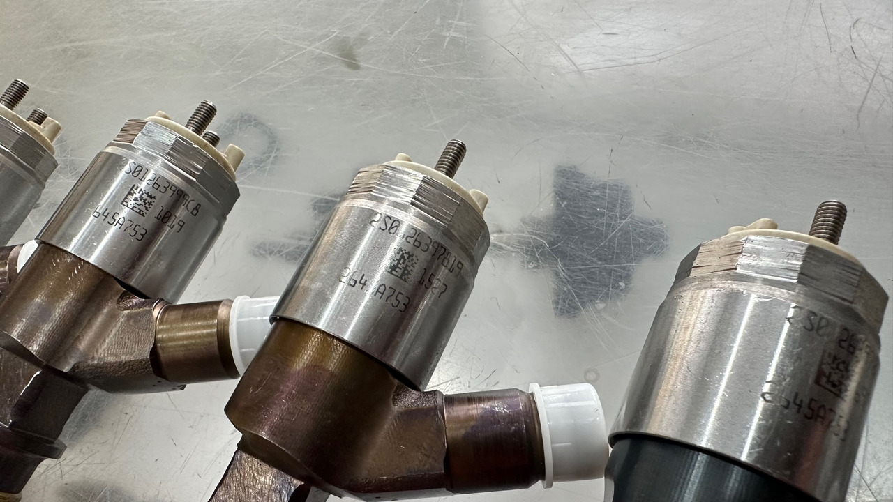 CATERPILLAR Injector 2645A753 - Injector por Máquina de construção: foto 5 CATERPILLAR Injector 2645A753 - Injector por Máquina de construção: foto 5