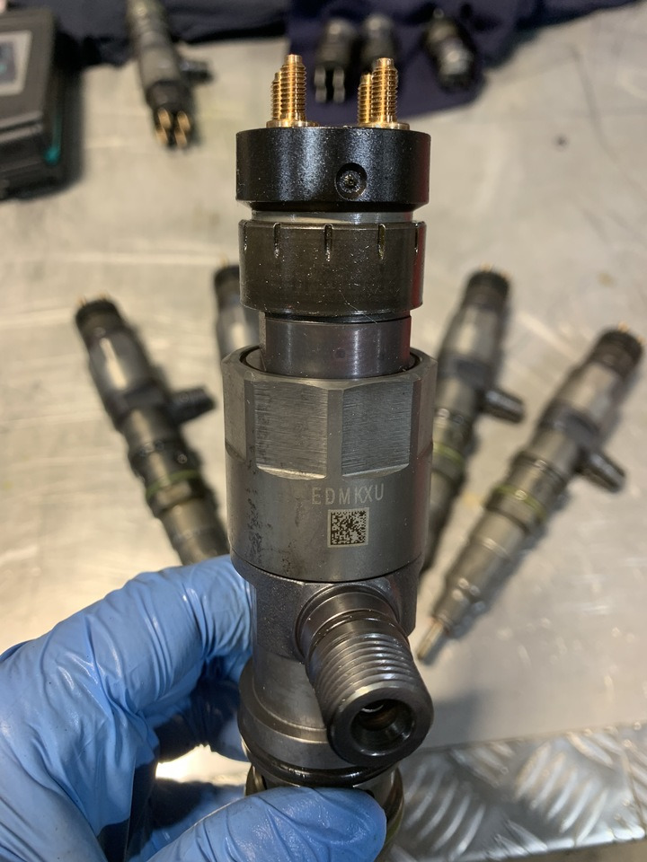 Injectors Detroit Diesel DD15 A4710700887 0445120386 - Injector por Camião: foto 2 Injectors Detroit Diesel DD15 A4710700887 0445120386 - Injector por Camião: foto 2