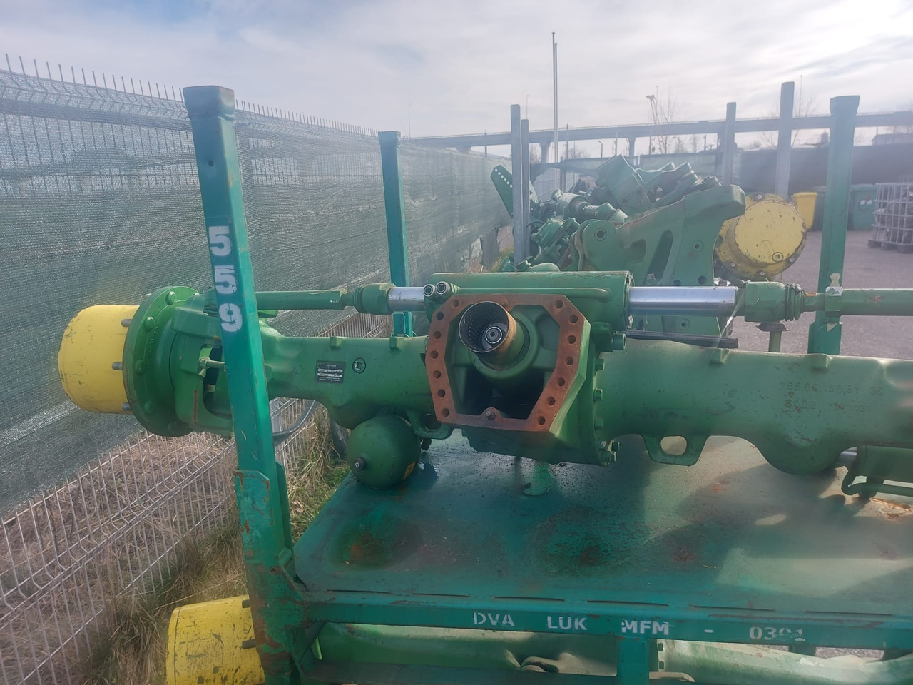 JOHN DEERE FRONT AXLE AL223008 - Eixo e peças por Máquina agrícola: foto 2 JOHN DEERE FRONT AXLE AL223008 - Eixo e peças por Máquina agrícola: foto 2