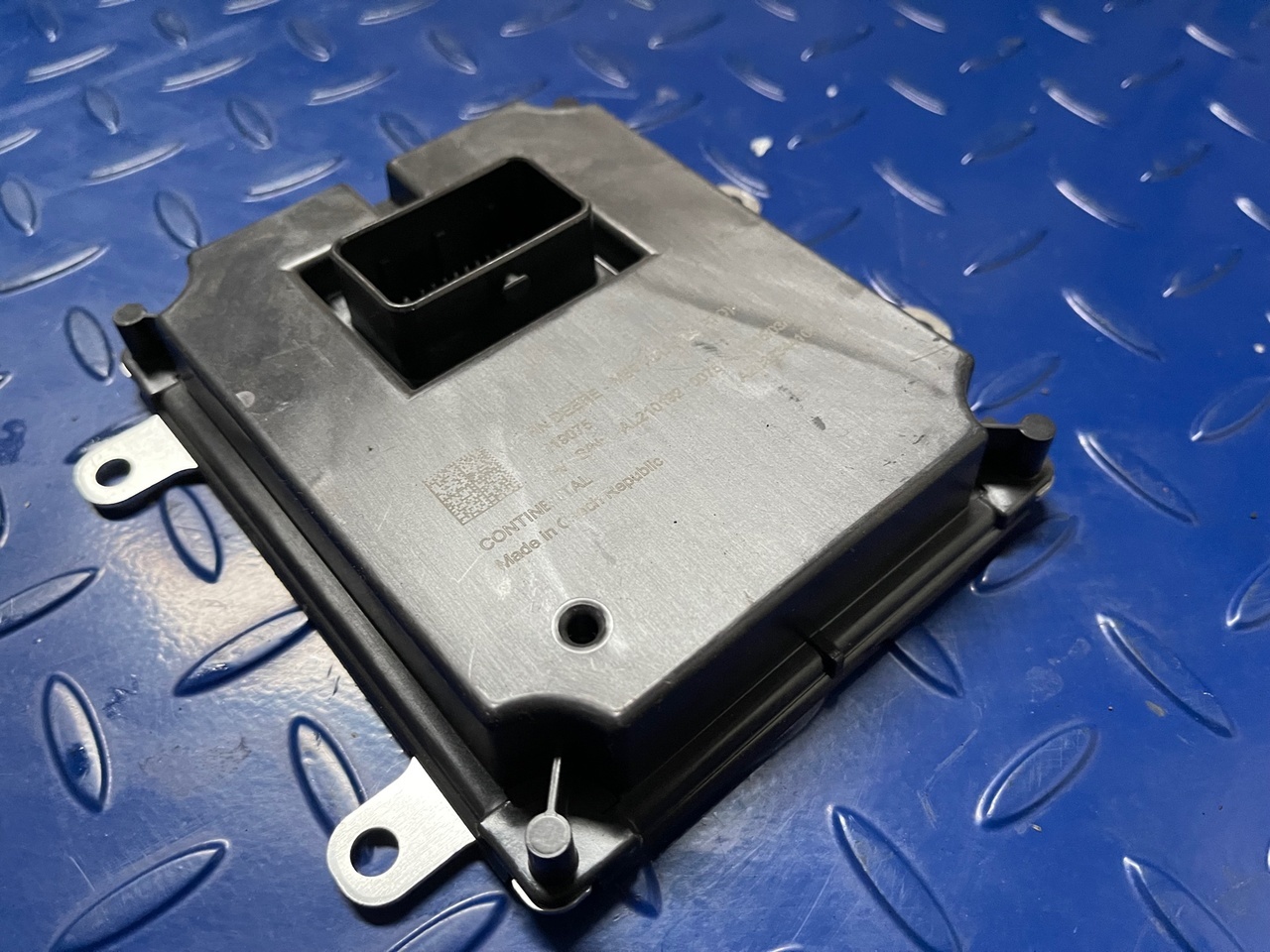 John Deere M50 radar unit AL219075 - Centralina electrónica por Máquina agrícola: foto 1 John Deere M50 radar unit AL219075 - Centralina electrónica por Máquina agrícola: foto 1