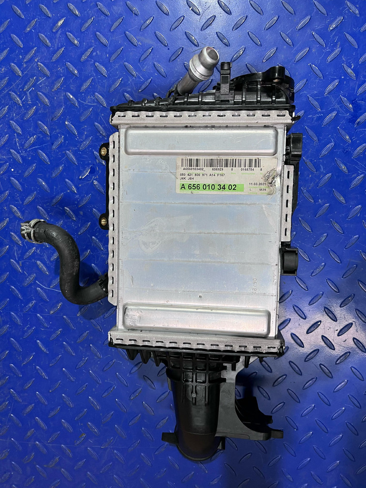 MAHLE Mercedes Benz A6560903900 - Intercooler: foto 4 MAHLE Mercedes Benz A6560903900 - Intercooler: foto 4