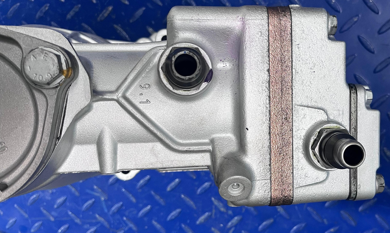 Mercedes Actros MP4 Air Compressor Euro 6 A4701302015 Reconditioned - Compressor, sistema de ar comprimido por Camião: foto 4 Mercedes Actros MP4 Air Compressor Euro 6 A4701302015 Reconditioned - Compressor, sistema de ar comprimido por Camião: foto 4