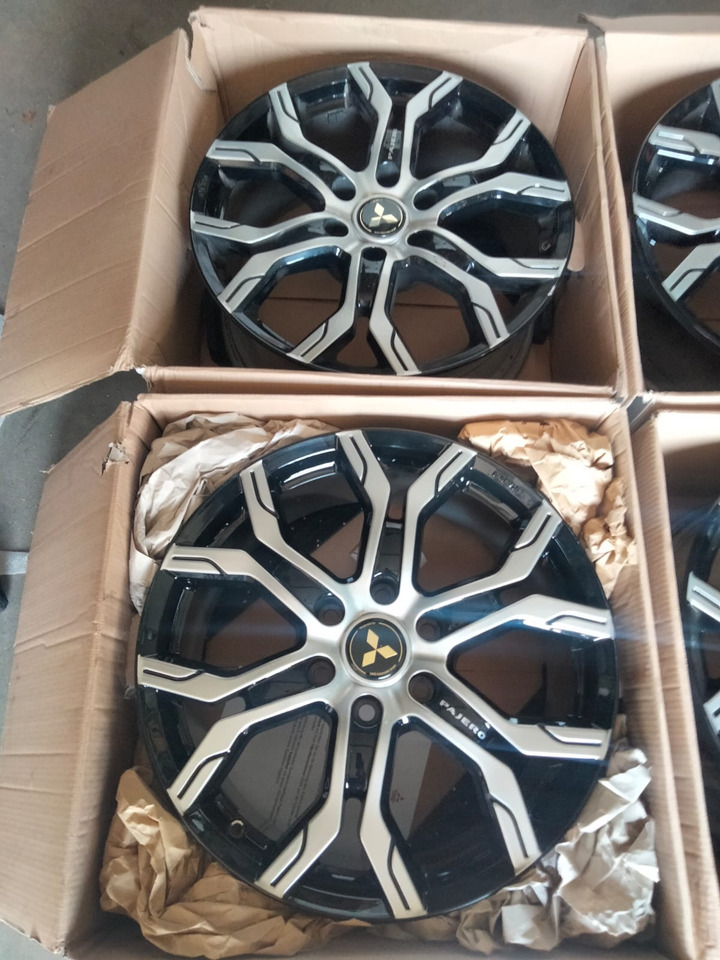 Mitsubishi Pajero L200 20 Zoll original Rims KBA50710 - Jante por Automóvel: foto 2 Mitsubishi Pajero L200 20 Zoll original Rims KBA50710 - Jante por Automóvel: foto 2