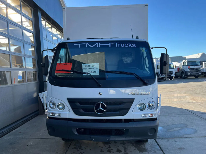 Mercedes-Benz Accelo 915 4x2 Closed Cargo Truck - Camião furgão: foto 4 Mercedes-Benz Accelo 915 4x2 Closed Cargo Truck - Camião furgão: foto 4