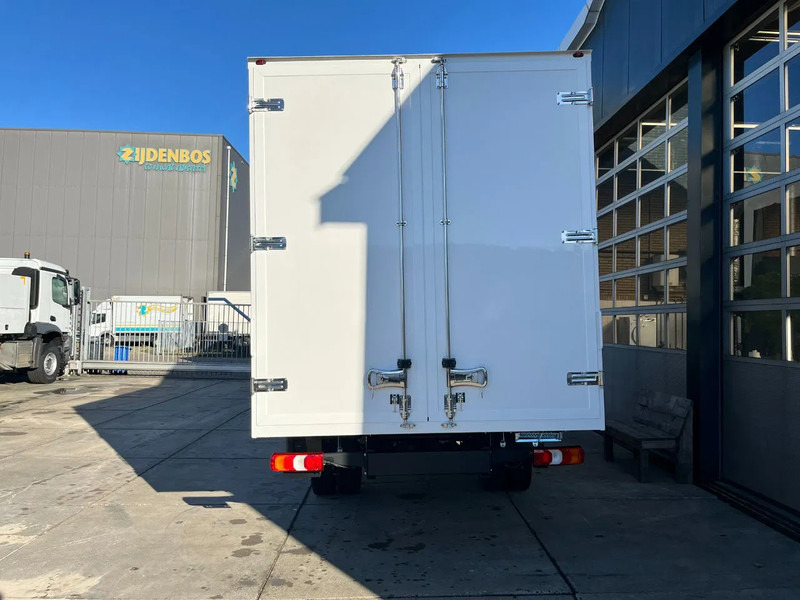 Mercedes-Benz Accelo 915 4x2 Closed Cargo Truck - Camião furgão: foto 5 Mercedes-Benz Accelo 915 4x2 Closed Cargo Truck - Camião furgão: foto 5
