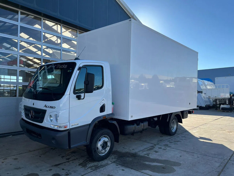 Mercedes-Benz Accelo 915 4x2 Closed Cargo Truck - Camião furgão: foto 1 Mercedes-Benz Accelo 915 4x2 Closed Cargo Truck - Camião furgão: foto 1