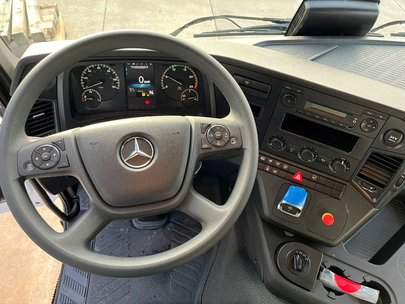 Camião de lona novo Mercedes-Benz Arocs 3340 A 6x6 Cargo Truck: foto 11