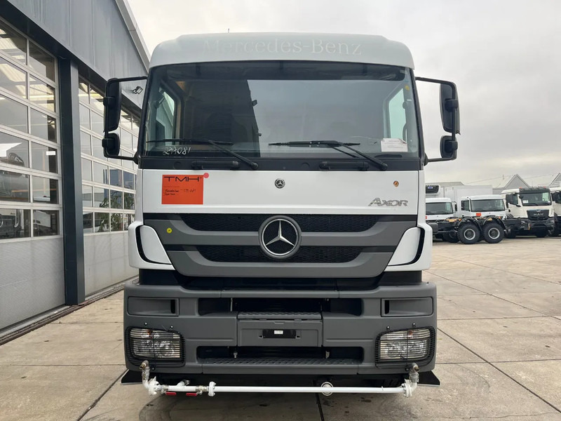 Mercedes-Benz Axor 3344 6x4 Water Tank Truck - Caminhão tanque: foto 4 Mercedes-Benz Axor 3344 6x4 Water Tank Truck - Caminhão tanque: foto 4