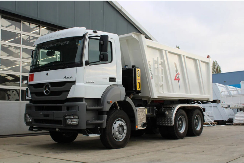 Mercedes-Benz Axor 3344 K 6x4 Tipper Truck - Camião basculante: foto 1 Mercedes-Benz Axor 3344 K 6x4 Tipper Truck - Camião basculante: foto 1