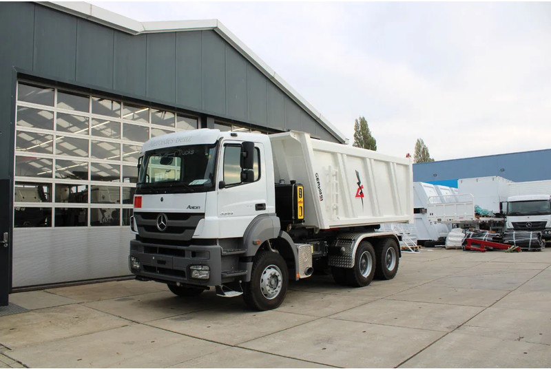 Mercedes-Benz Axor 3344 K 6x4 Tipper Truck - Camião basculante: foto 2 Mercedes-Benz Axor 3344 K 6x4 Tipper Truck - Camião basculante: foto 2