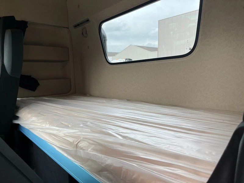 Tractor novo Mercedes-Benz Actros 3340 S 6x4 Tractor Head: foto 18 Tractor novo Mercedes-Benz Actros 3340 S 6x4 Tractor Head: foto 18