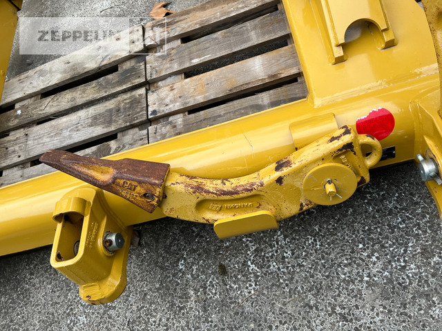 Cat 3-Zahn Heckaufreißer - Escarificador por Máquina de construção: foto 3 Cat 3-Zahn Heckaufreißer - Escarificador por Máquina de construção: foto 3