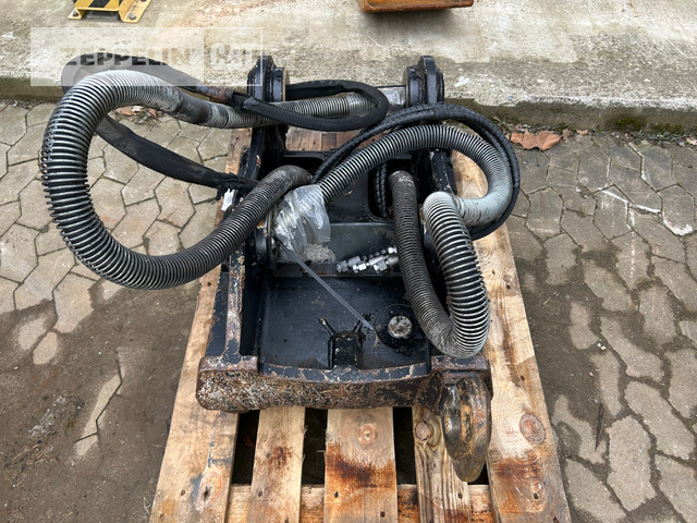 Oil-Quick OQ70/55 - Acoplamento rápido por Máquina de construção: foto 3 Oil-Quick OQ70/55 - Acoplamento rápido por Máquina de construção: foto 3