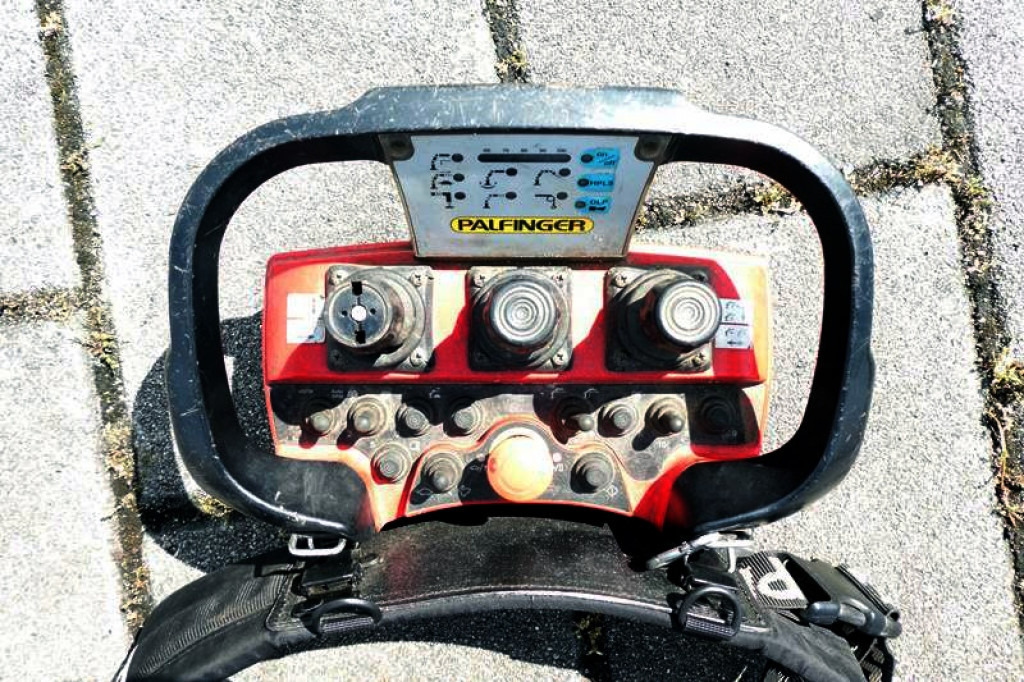 MAN TG-S 26.440 6x4 Pritsche Heckkran PK 27002+Funk - Camião de caixa aberta/ Plataforma, Camião grua: foto 3 MAN TG-S 26.440 6x4 Pritsche Heckkran PK 27002+Funk - Camião de caixa aberta/ Plataforma, Camião grua: foto 3