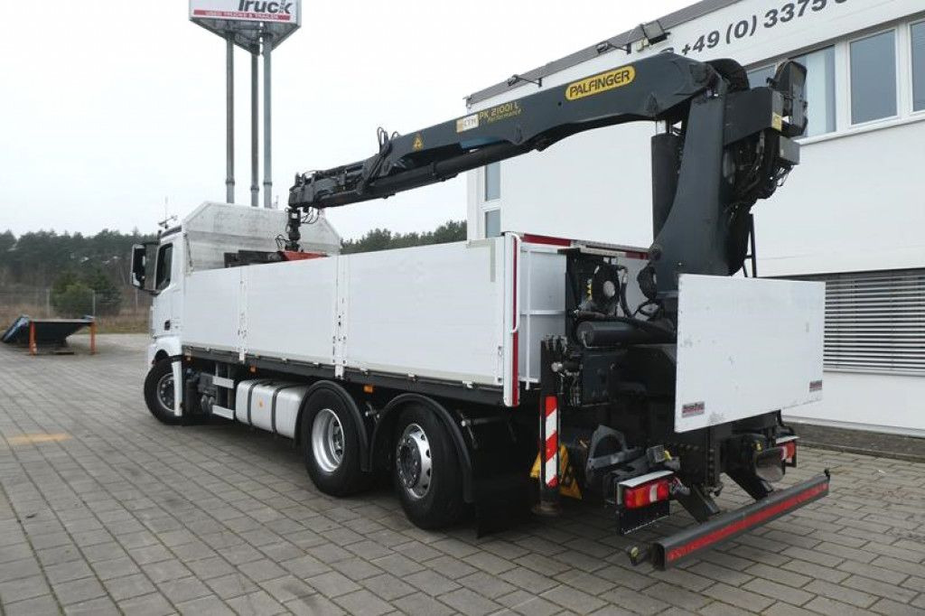 Mercedes-Benz Antos 2543 L/6x2 Pritsche Heckkran - Camião de caixa aberta/ Plataforma, Camião grua: foto 4 Mercedes-Benz Antos 2543 L/6x2 Pritsche Heckkran - Camião de caixa aberta/ Plataforma, Camião grua: foto 4
