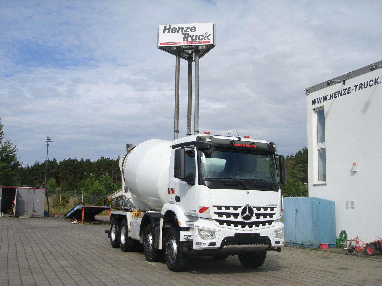 Mercedes-Benz Arocs 3240 B 8x4 - Camião betoneira: foto 1 Mercedes-Benz Arocs 3240 B 8x4 - Camião betoneira: foto 1