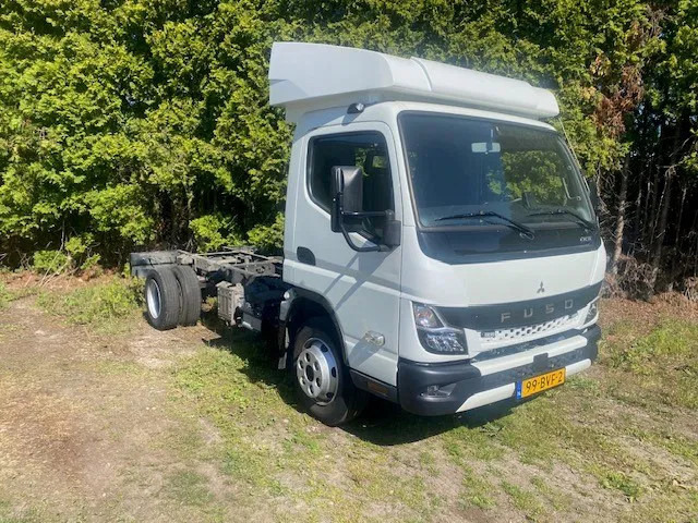 FUSO Canter 7 C 18 chassis cabine automaat , euro 6 , geschikt voor 4 mtr opbouw. - Camião chassi: foto 1 FUSO Canter 7 C 18 chassis cabine automaat , euro 6 , geschikt voor 4 mtr opbouw. - Camião chassi: foto 1