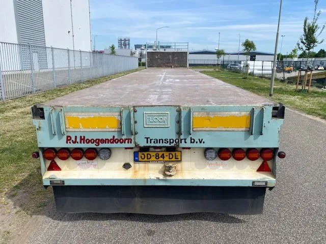 Floor robuuste vlakke oplegger ,uitschuifbaar, ,stuurassen, 20 mtr met stalen bodem/frame. kranenprofiel. - Semi-reboque plataforma/ Caixa aberta: foto 5 Floor robuuste vlakke oplegger ,uitschuifbaar, ,stuurassen, 20 mtr met stalen bodem/frame. kranenprofiel. - Semi-reboque plataforma/ Caixa aberta: foto 5