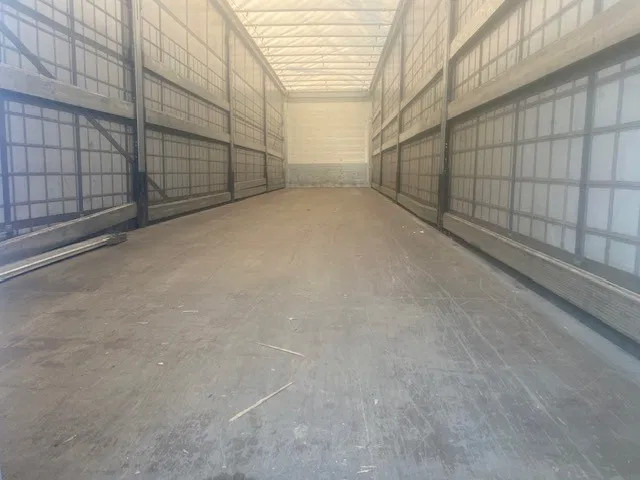 Schmitz Cargobull SCB ,schuifzeil/dak met onderschuifklep ,alcoa , kisten en veiligheidszeil. - Semi-reboque de lona: foto 5 Schmitz Cargobull SCB ,schuifzeil/dak met onderschuifklep ,alcoa , kisten en veiligheidszeil. - Semi-reboque de lona: foto 5