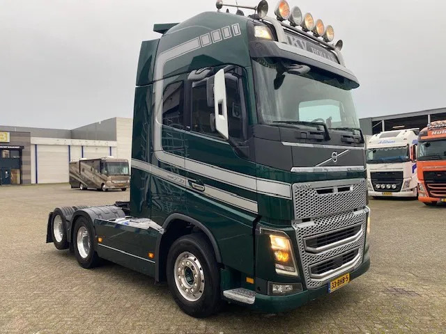 Volvo FH 16 6x2 sleepas trekker ,DL ,750 pk, XL cabine , schuifschotel . - Tractor: foto 2 Volvo FH 16 6x2 sleepas trekker ,DL ,750 pk, XL cabine , schuifschotel . - Tractor: foto 2