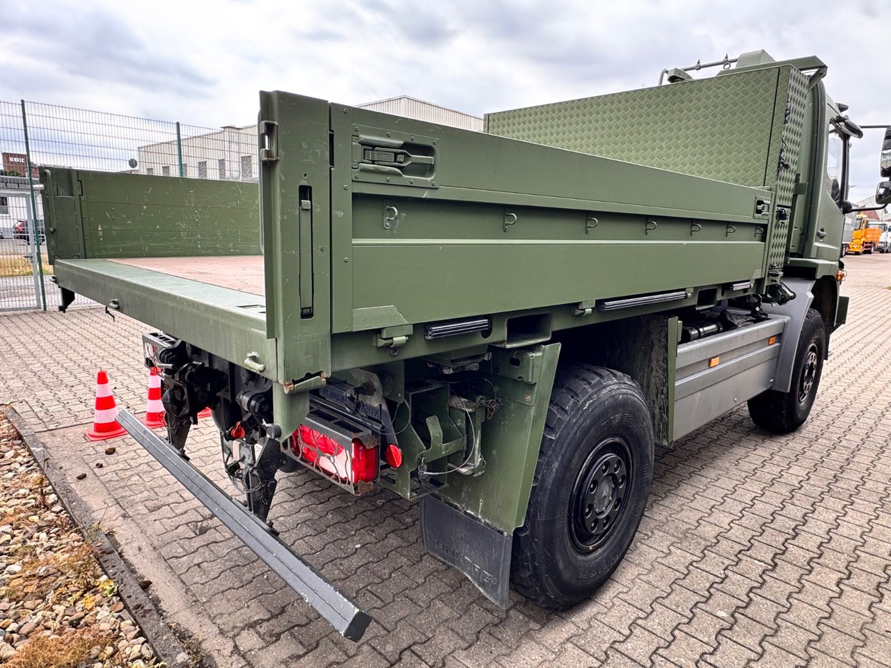 Mercedes-Benz 1018 Atego 4x4 Allrad Camper Expedition - Camião transportador de contêineres/ Caixa móvel: foto 4 Mercedes-Benz 1018 Atego 4x4 Allrad Camper Expedition - Camião transportador de contêineres/ Caixa móvel: foto 4