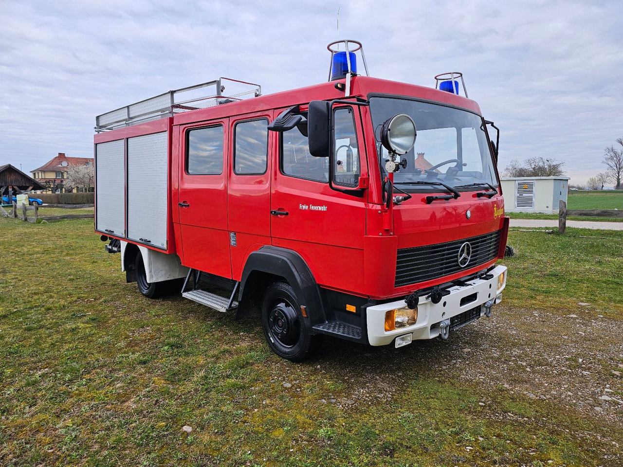 Mercedes-Benz Mautfrei Feuerwehr 814 Diff.Sperre Oldtimer - Carro de bombeiro: foto 1 Mercedes-Benz Mautfrei Feuerwehr 814 Diff.Sperre Oldtimer - Carro de bombeiro: foto 1