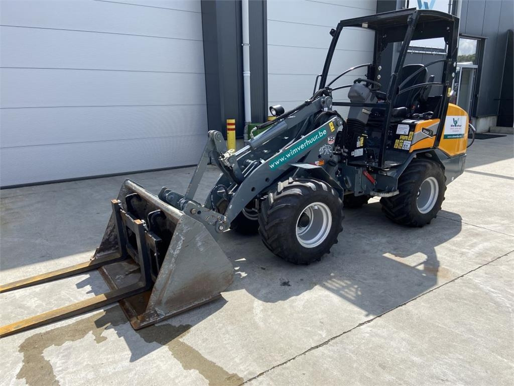 GiANT G2700 Xtra HD (6436) - Carregadora articulada: foto 2 GiANT G2700 Xtra HD (6436) - Carregadora articulada: foto 2